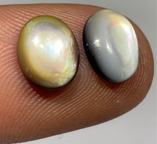 Load image into Gallery viewer, Tahitian Black Mother of Pearl Natural Nacre Matched Pair Calibrated Cabs