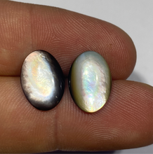 Load image into Gallery viewer, Tahitian Black Mother of Pearl Natural Nacre Matched Pair Calibrated Cabs