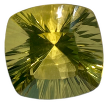 Load image into Gallery viewer, 11.75ct Golden Green Quartz Brazil Natural Untreated Faceted Gemstone