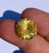 Load image into Gallery viewer, 12.75ct Golden Green Quartz Brazil Natural Untreated Faceted Gemstone