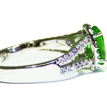 Load image into Gallery viewer, Beautiful tsavorite garnet from Kenya