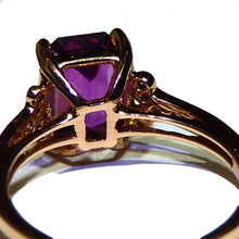 Load image into Gallery viewer, Color change garnet and diamond ring 14k gold
