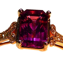 Load image into Gallery viewer, Color change Mahenge garnet 14k gold ring