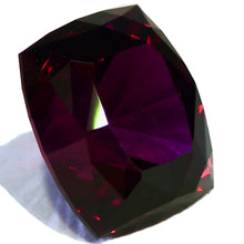 Load image into Gallery viewer, Large clean Rhodolite garnet from Tanzania
